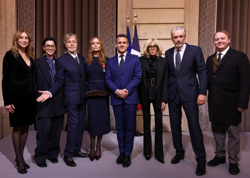 Brigitte Macron svoj je minimalistički look uz pomoć jednog detalja učinila tako posebnim