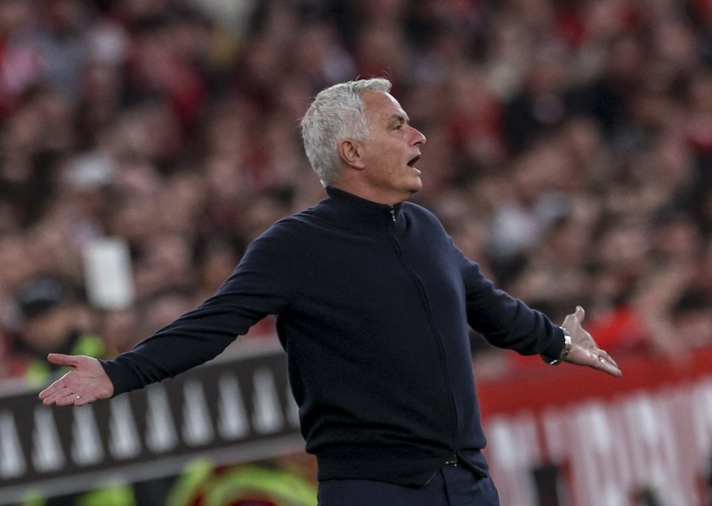 Kaos nakon velikog derbija: Mourinho dobio crveni pa žestoko udario po Portu