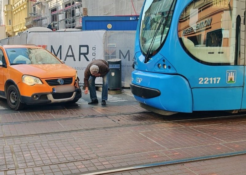 Sudar tramvaja i automobila u centru Zagreba: Ilica blokirana