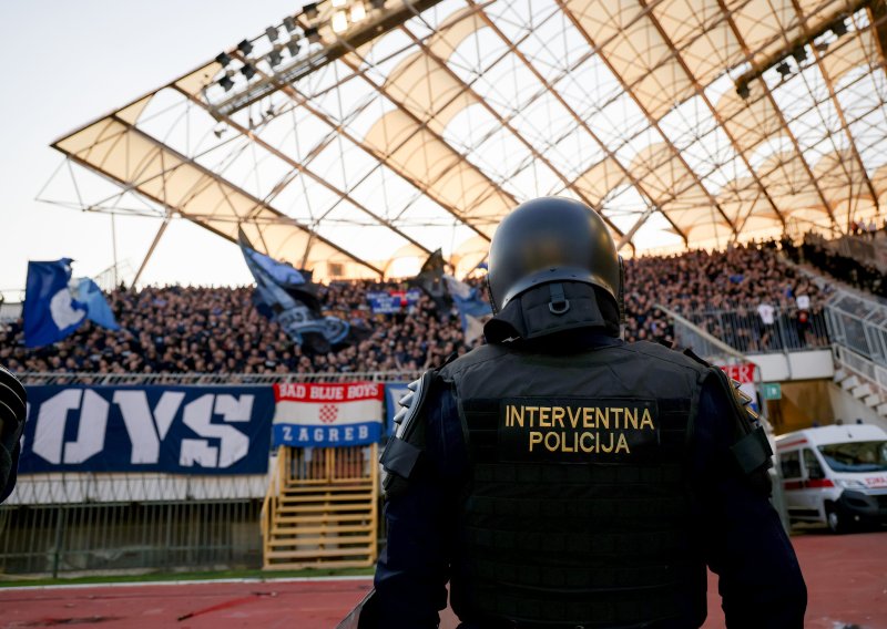 Oglasila se policija: Evo koliko je privedenih na derbiju Dinama i Hajduka