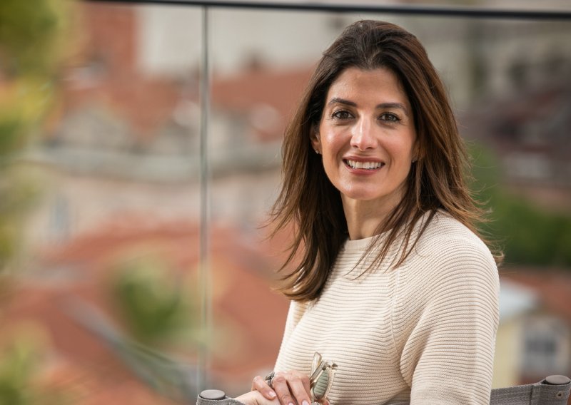 Bivša američka veleposlanica priznala: 'U Hrvatsku dolazim zbog sarme i ćevapa'