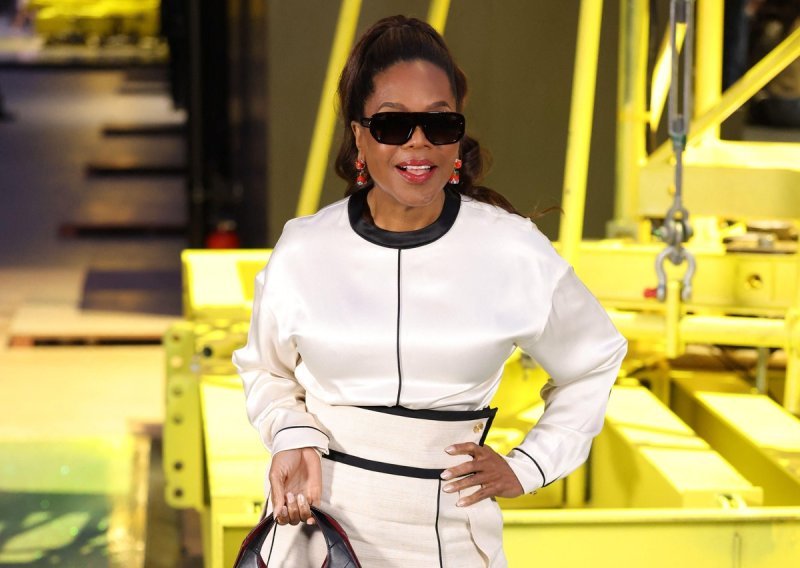 Nikad vitkija Oprah Winfrey pokazala liniju u elegantnoj suknji visokog struka