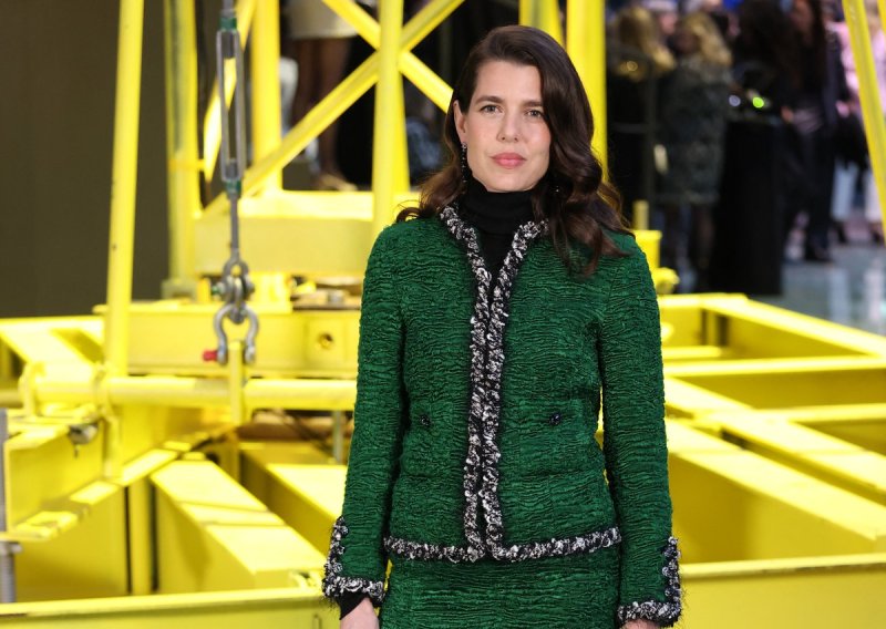 Ne zna se što je bolje - chic komplet ili cipele: Unuka Grace Kelly plijenila poglede