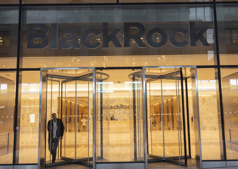 Investitori masovno povlače novac iz Black Rocka: 'To bi trebao biti znak'