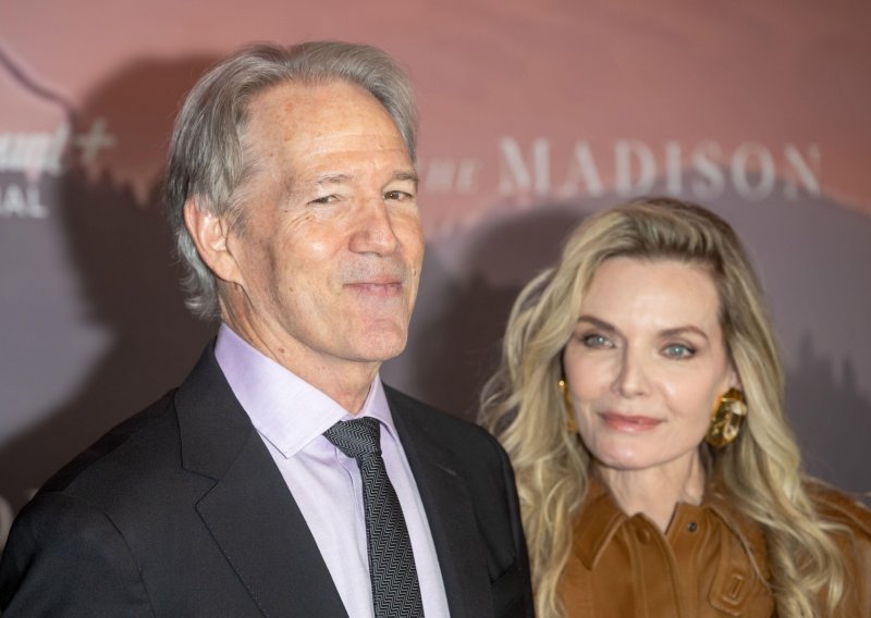 Nije krio ponos: Michelle Pfeiffer u rijetkom izlasku sa suprugom, kraljem televizijskih serija