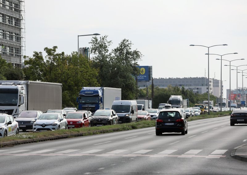 'Danas je do 10 sati ujutro u Zagrebu, rođeno šest beba. Od njih šest, tri ih već ima auto'