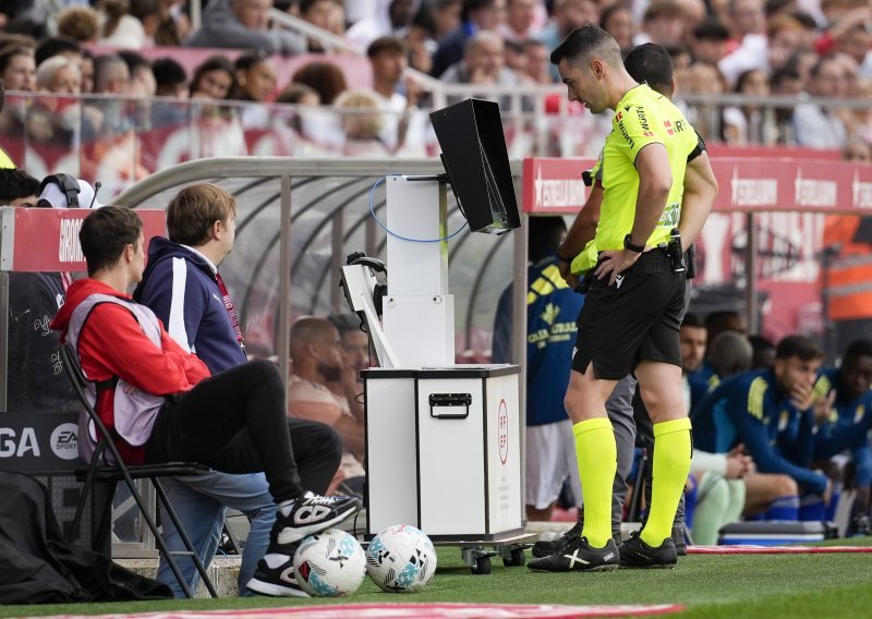 Španjolci će stavljati čipove u lopte kako bi ispravili sudačke kontroverze