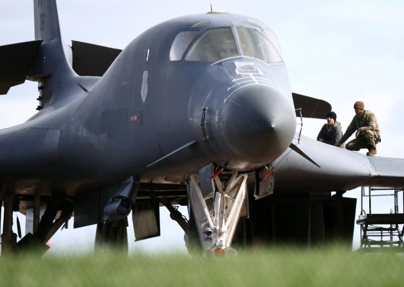 Iran pokrenuo novi val napada na Izrael, Katar i UAE; Hegseth najavio 'dan najintenzivnijih udara'