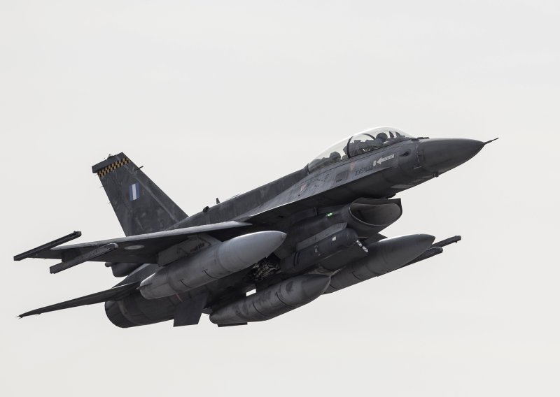 VIDEO Dramatična potjera iznad plaže u Dubaiju: Pogledajte kako je F-16 oborio Šehid