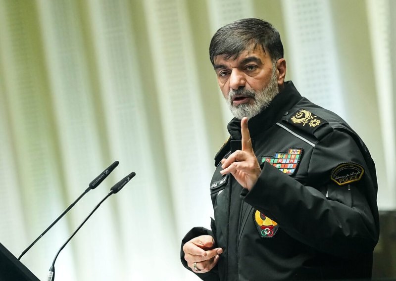 Iranski šef policije prosvjednicima: Sve naše snage imaju prst na okidaču