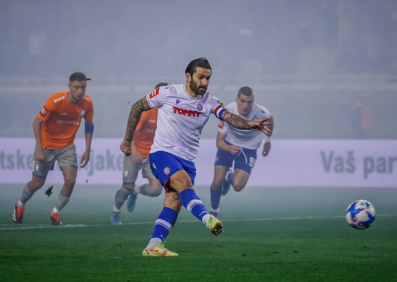 Dinamovi navijači objavili statistiku: Evo koliko penala je u Ligi 10 dosuđeno za Dinamo, a koliko za Hajduk i Rijeku