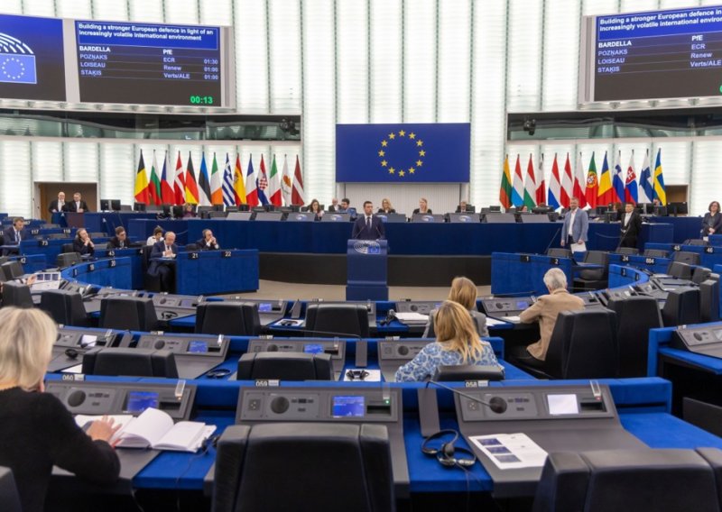 EP produljio direktivu o e-privatnosti: Žele dugoročni dogovor za borbu protiv pedofilije