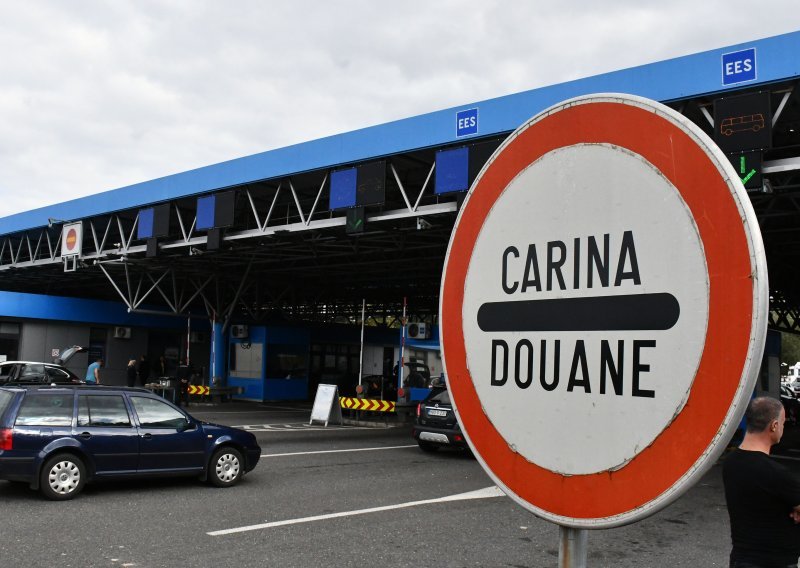 Pokrenuta istraga protiv carinika koji je uzeo 5000 eura mita