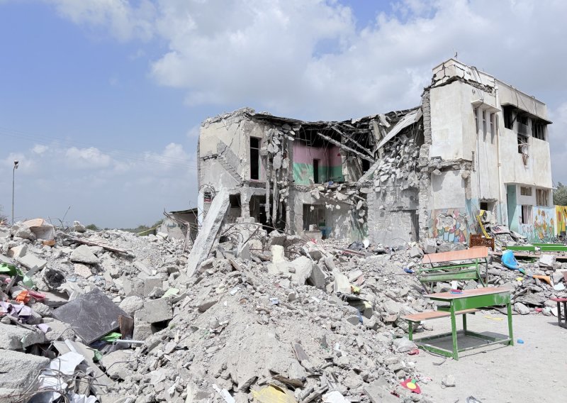 SAD je odgovoran za najsmrtonosniji napad u ratu: Otkriveno kako je došlo do maskara u iranskoj školi