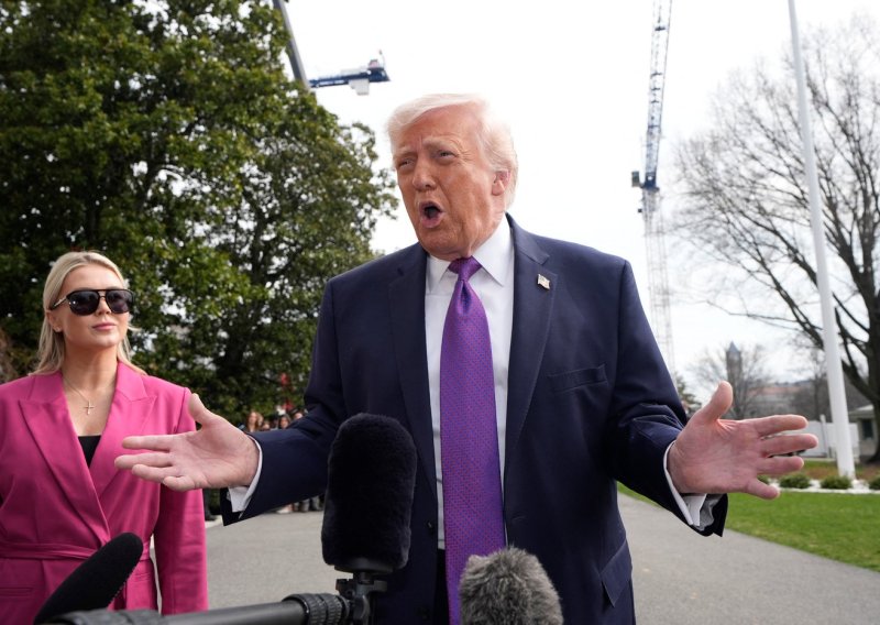 Trump prijeti Iranu: 'Možemo uništiti preostale ciljeve u roku od jednog sata'