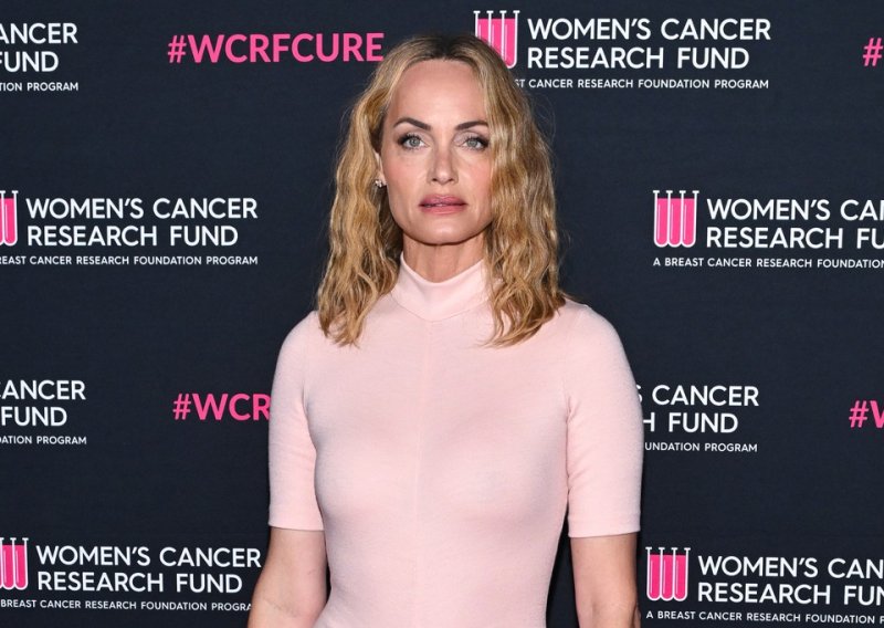 Haljina koja 'pegla' figuru kao nijedna druga: Skriva trbuščić, ističe struk i čini vas vitkijima