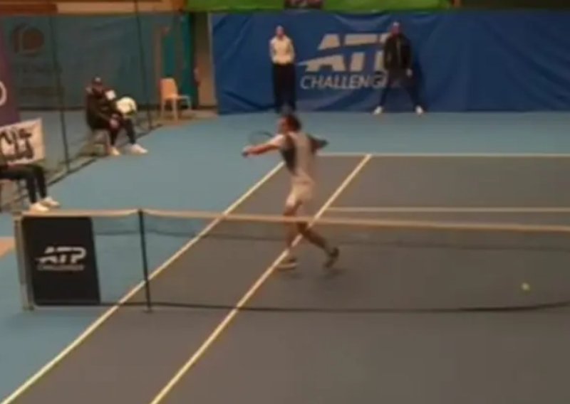 Pogledajte kako je bijesni hrvatski tenisač brutalno ispsovao suca nakon što je izgubio set