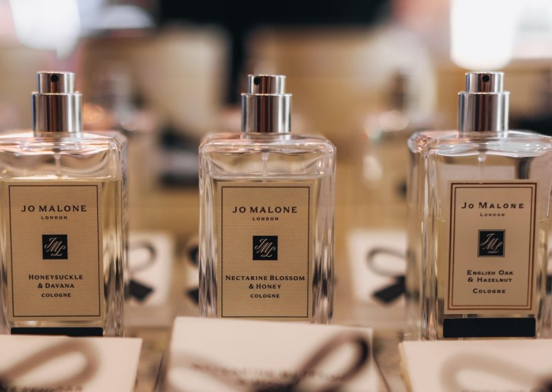 Kad brend proguta osobu: Zašto Estée Lauder tuži Jo Malone zbog Zara parfema