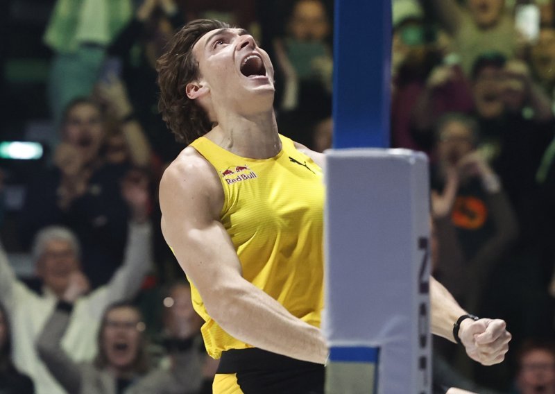 Kakav show; Mondo zabavljao publiku pa nakon rekorda poručio: Ovo mi je posebno važno