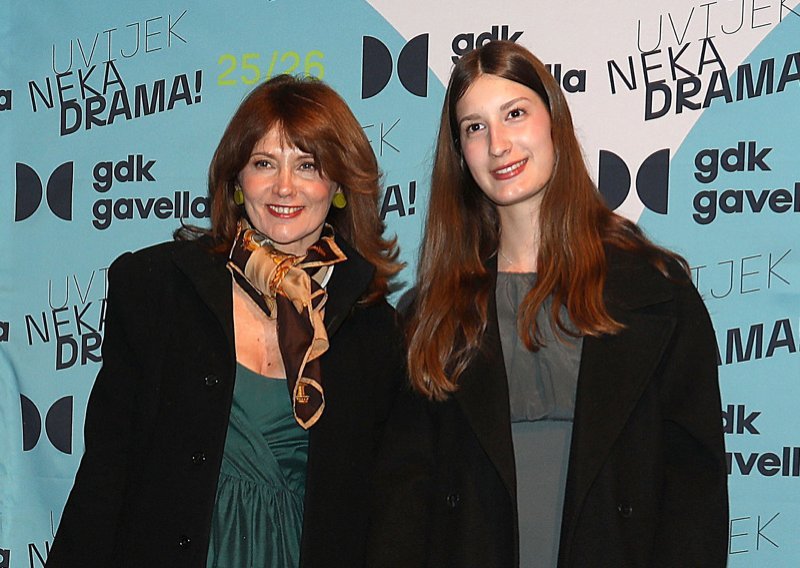 Nova frizura: Barbaru Nolu s ovom bojom kose mnogi ne bi prepoznali na prvi pogled