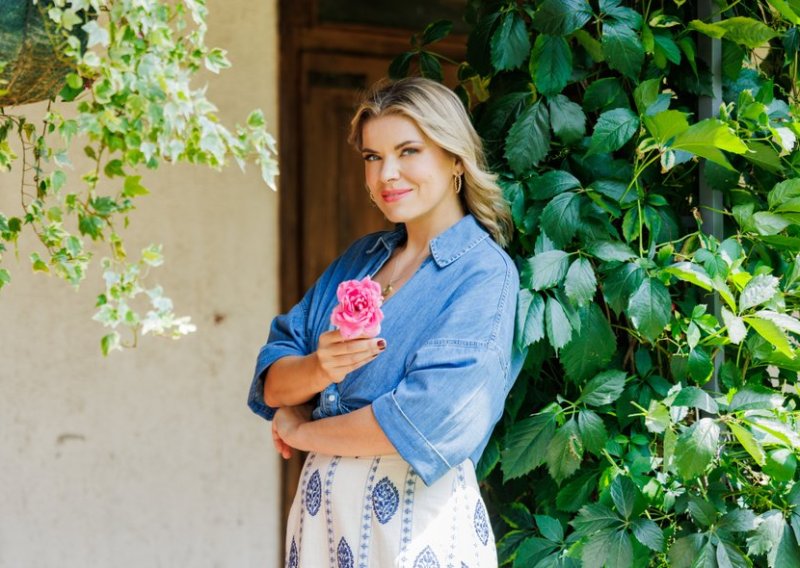 Voditeljica Anita Martinović pozirala s braćom: S jednim je povezuje i posao