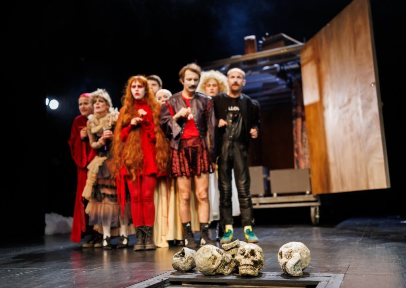 'Carmina Burana' u Gavelli: Tko preživi ovaj groteskni politički kabaret, spalit će ga nova inkvizicija