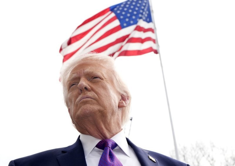 Trump: 'Mnoge zemlje šalju brodove u Hormuz'. Nije rekao koje