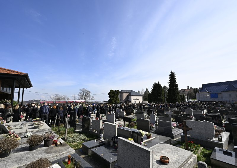 Obitelj, prijatelji i kolege oprostili se od novinarke Mile Moralić