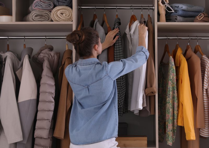 Vaš je ormar raj za moljce? Uz ove jednostavne trikove izbacite ih zauvijek iz svog doma