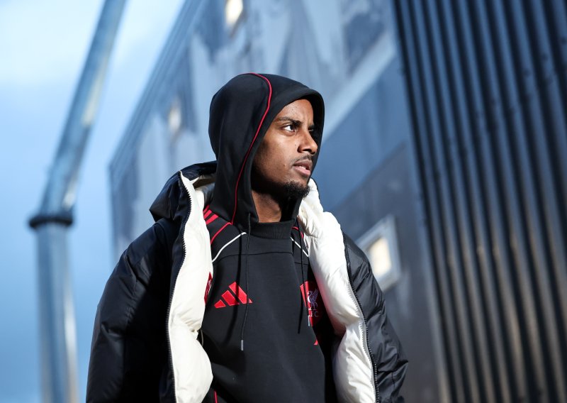 Jeste zaboravili na njega? Konačno stigle novosti o najskupljem igraču u povijesti Premier lige