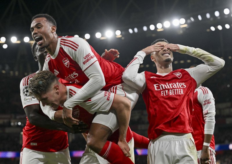 Arsenal u samoj završnici slomio Everton, Chelsea doživio neočekivani domaći poraz
