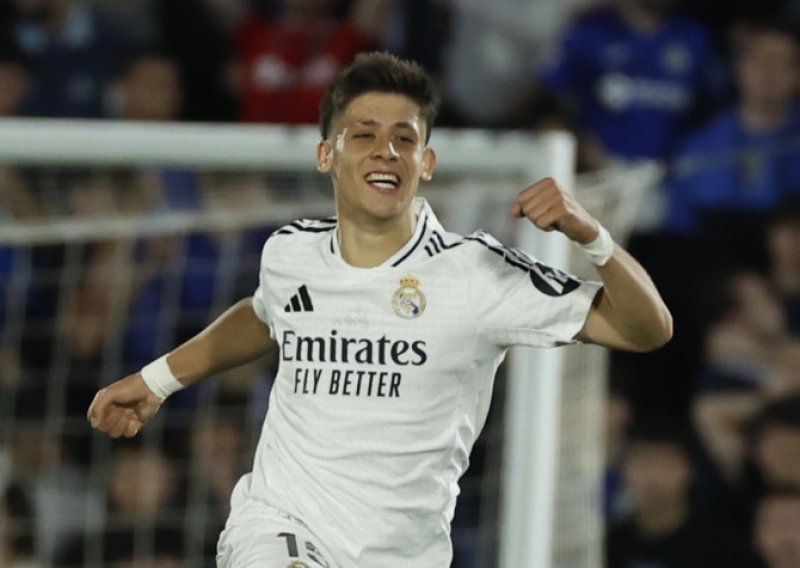 Pogledajte fantastičan gol kojeg je Arda Guler zabio sa svoje polovice terena