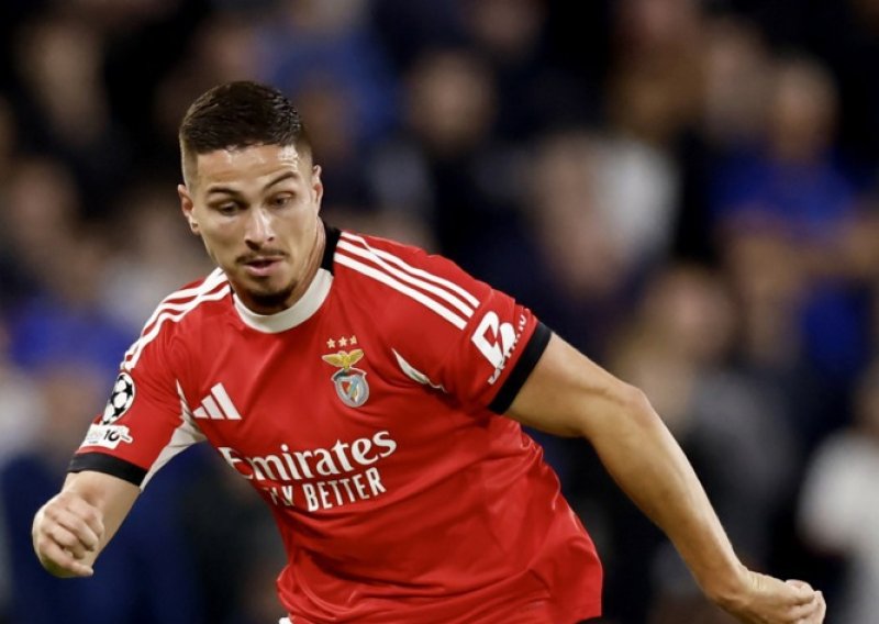 Franjo Ivanović u 96. minuti zabio za pobjedu Benfice, a onda je na terenu zavladao kaos