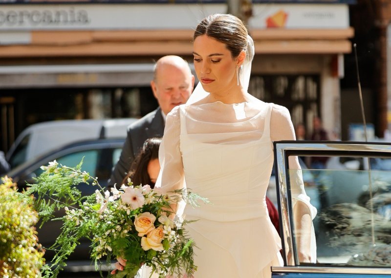 Jednostavniju, a ljepšu vjenčanicu dugo nismo vidjeli: Mladenka je oduševila ovim odabirom