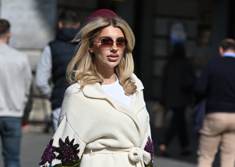 Zagrepčanke već nose komad koji će obilježiti proljeće: bijele traperice ponovno su hit