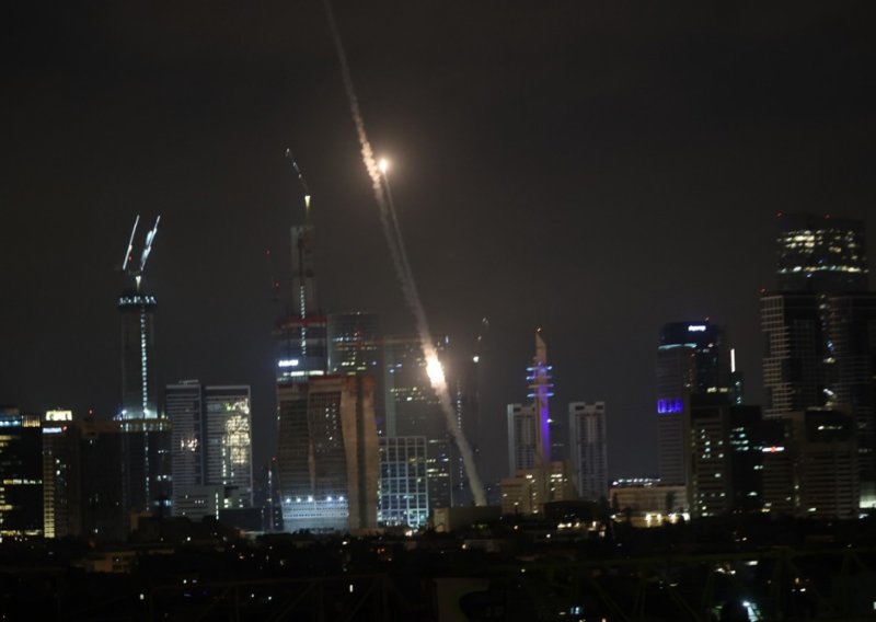 Iranski dronovi probijaju američku obranu; Novi val projektila leti prema Izraelu