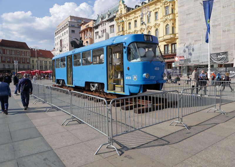 FOTO/VIDEO Zagrepčane dočekao neobičan prizor na Trgu bana Jelačića. Evo o čemu se radi