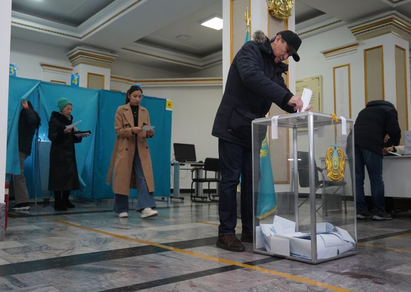 Kazahstanci na referendumu glasali za novi ustav, tiče se predsjednika