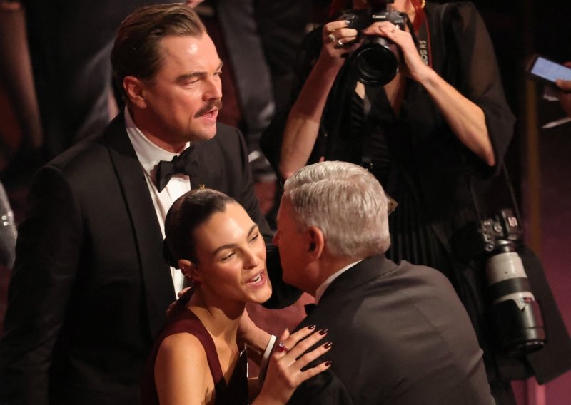 Potez koji nitko nije očekivao: DiCaprio se na Oscarima ponosno pojavio s 24 godine mlađom djevojkom
