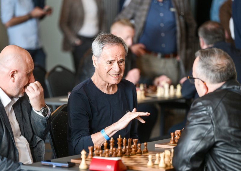 Simpatični junak iz 'Kumova' u rijetkom izlasku: Žarko Radić plijeni pažnju gdje god se pojavi