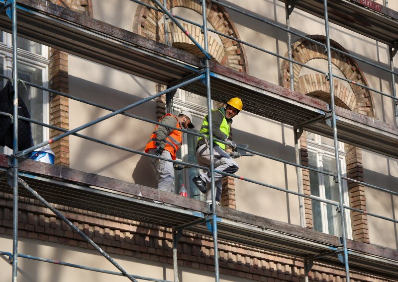 Obujam građevinskih radova veći na mjesečnoj, a manji na godišnjoj razini