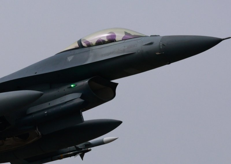 Grčka ulaže u obranu: Kupuju zrakoplove, protuzračnu i protudronsku obranu