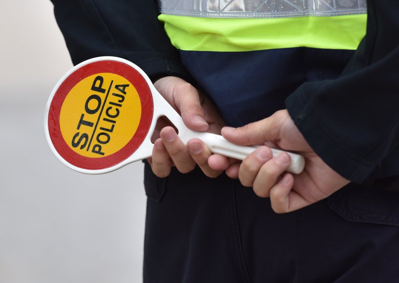 Dvojica vozača autobusa vozili učenike i vrtićku djecu pod utjecajem alkohola