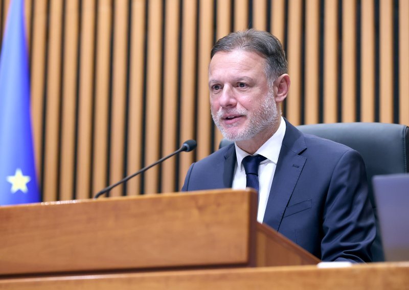 U Saboru žustra rasprava o projektilima: 'Imamo ozbiljnu situaciju, a vi je pretvarate u cirkus'