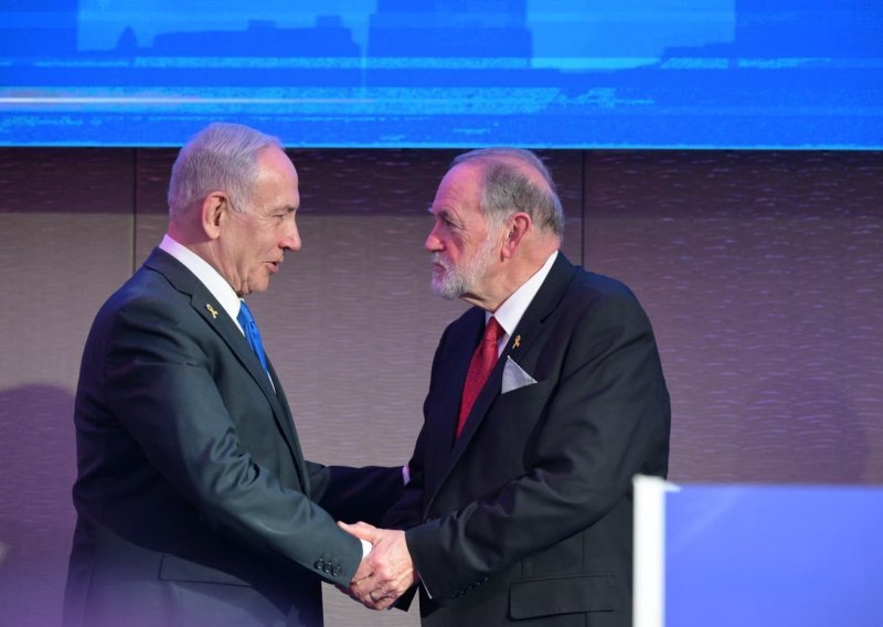 Netanyahu objavio novu snimku: 'Da, Mike, živ sam!'