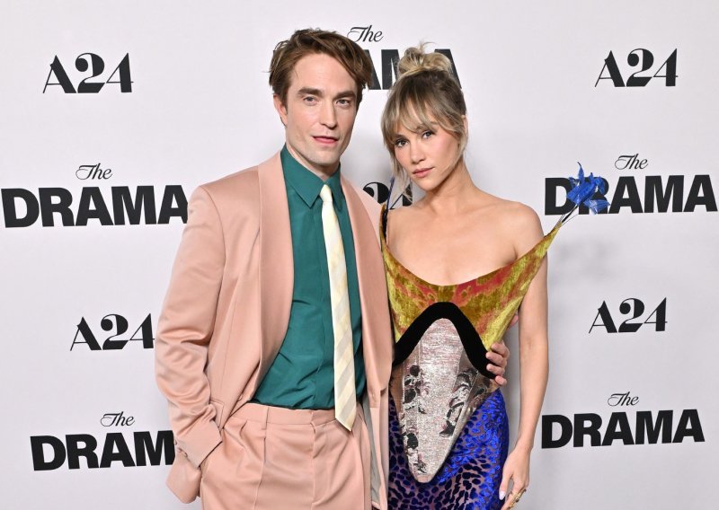 Poznati par servirao modnu dramu: On u ružičastom odijelu, a ona u ludo dobroj haljini