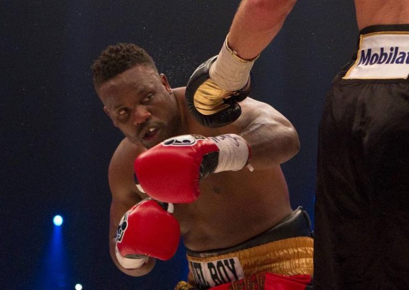 Ludi Chisora izgubio od Klička, pa se potukao s Hayeom