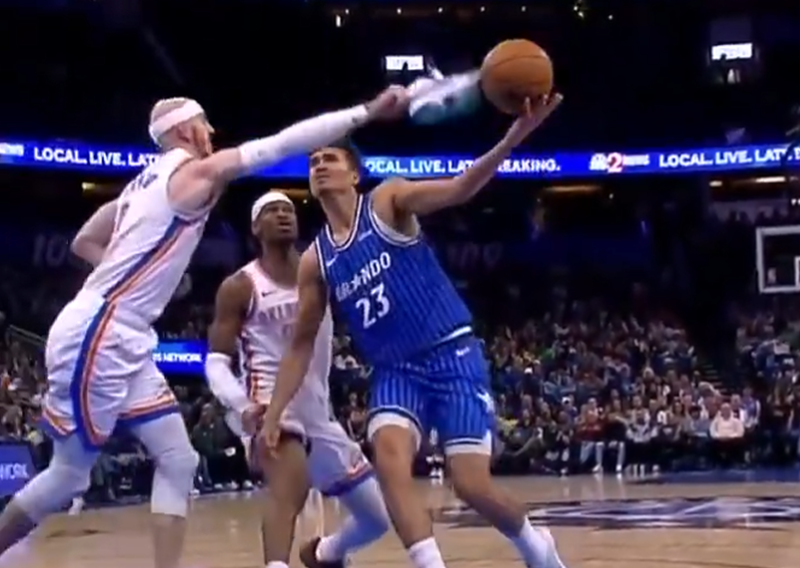 Ovo još nismo vidjeli; Thunderov as blokirao šut tenisicom!