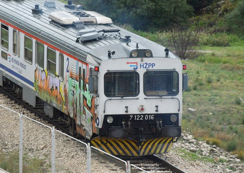 Zatvara se kolodvor Dugo Selo, evo kako će biti reguliran promet