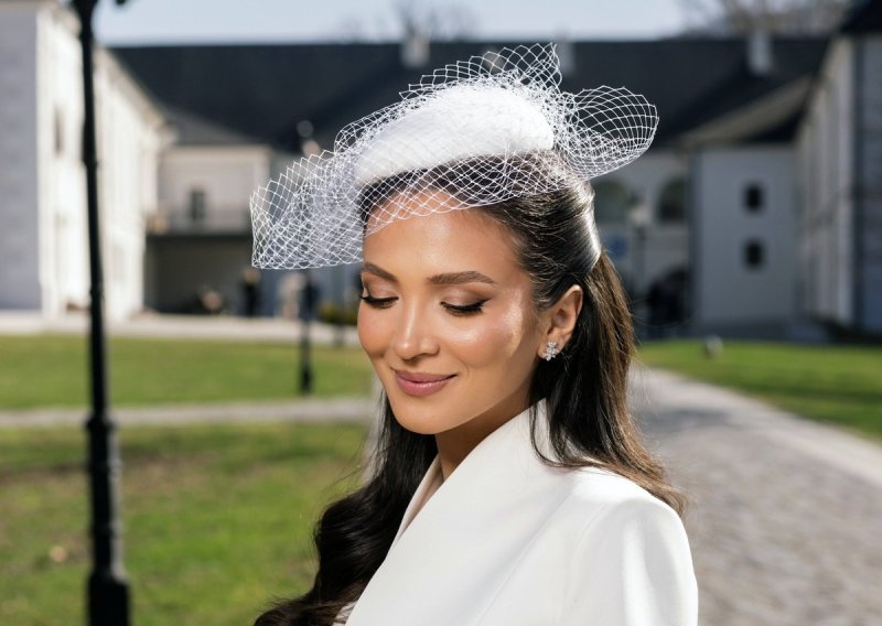 Nova albanska princeza za vjenčanje je odabrala chic komplet, a tek kad vidite cipele